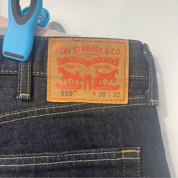 Levis 559 dark wash Blue Jeans - Picture 3 of 4